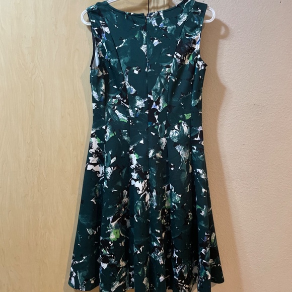 Women Small 4 Beautiful Pine Green Abstract Spring Dress - Picture 5 of 6